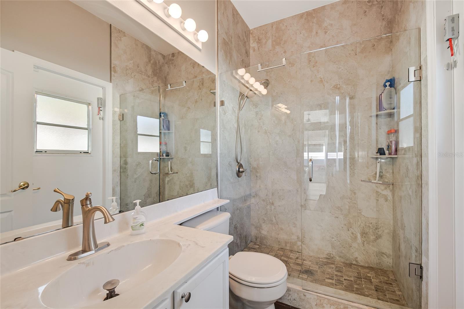 Image 48 of 68 For 13927 Magnolia Glen Circle