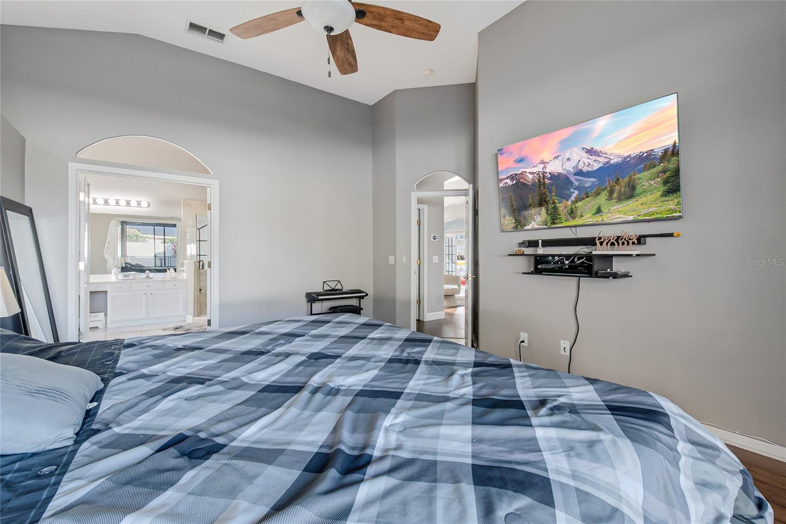 Image 53 of 68 For 13927 Magnolia Glen Circle