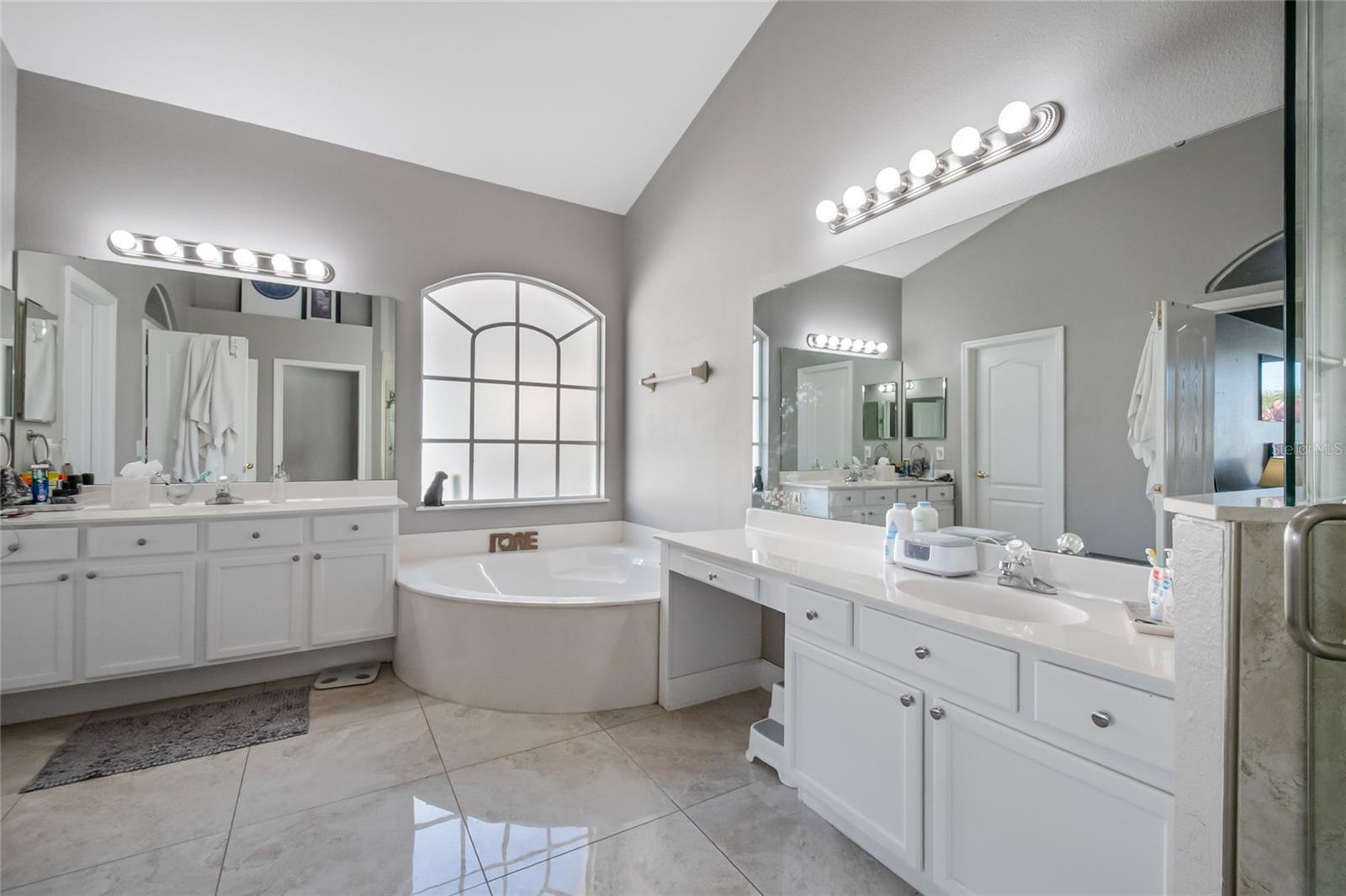 Image 55 of 68 For 13927 Magnolia Glen Circle