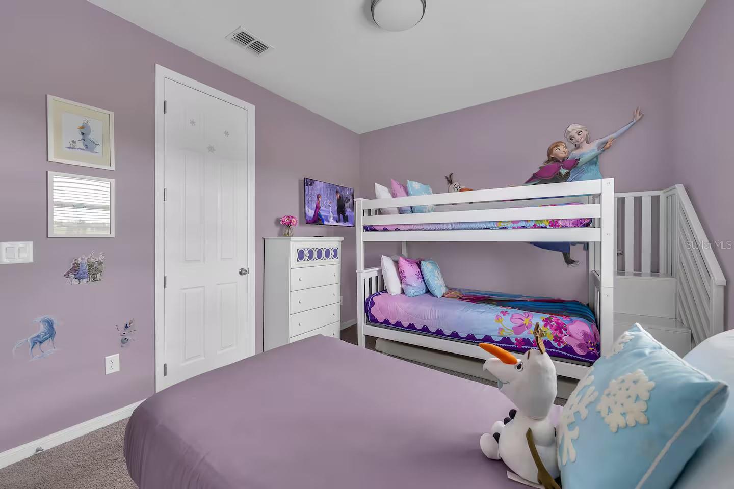 Image 26 of 76 For 1568 Nassau Point Trail