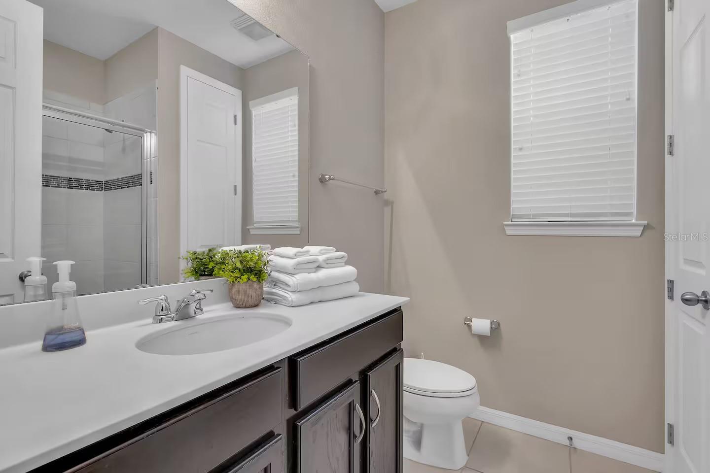 Image 40 of 76 For 1568 Nassau Point Trail