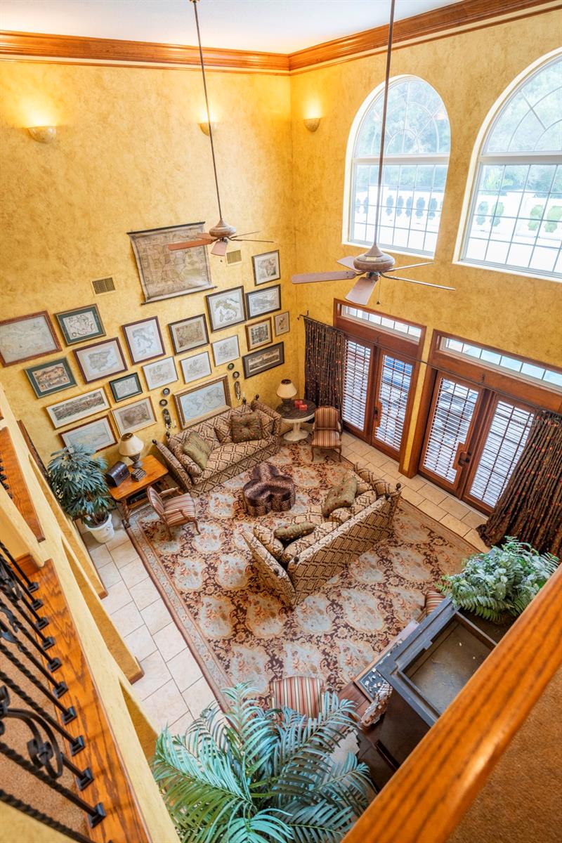 Image 11 of 80 For 543 Isleworth Close