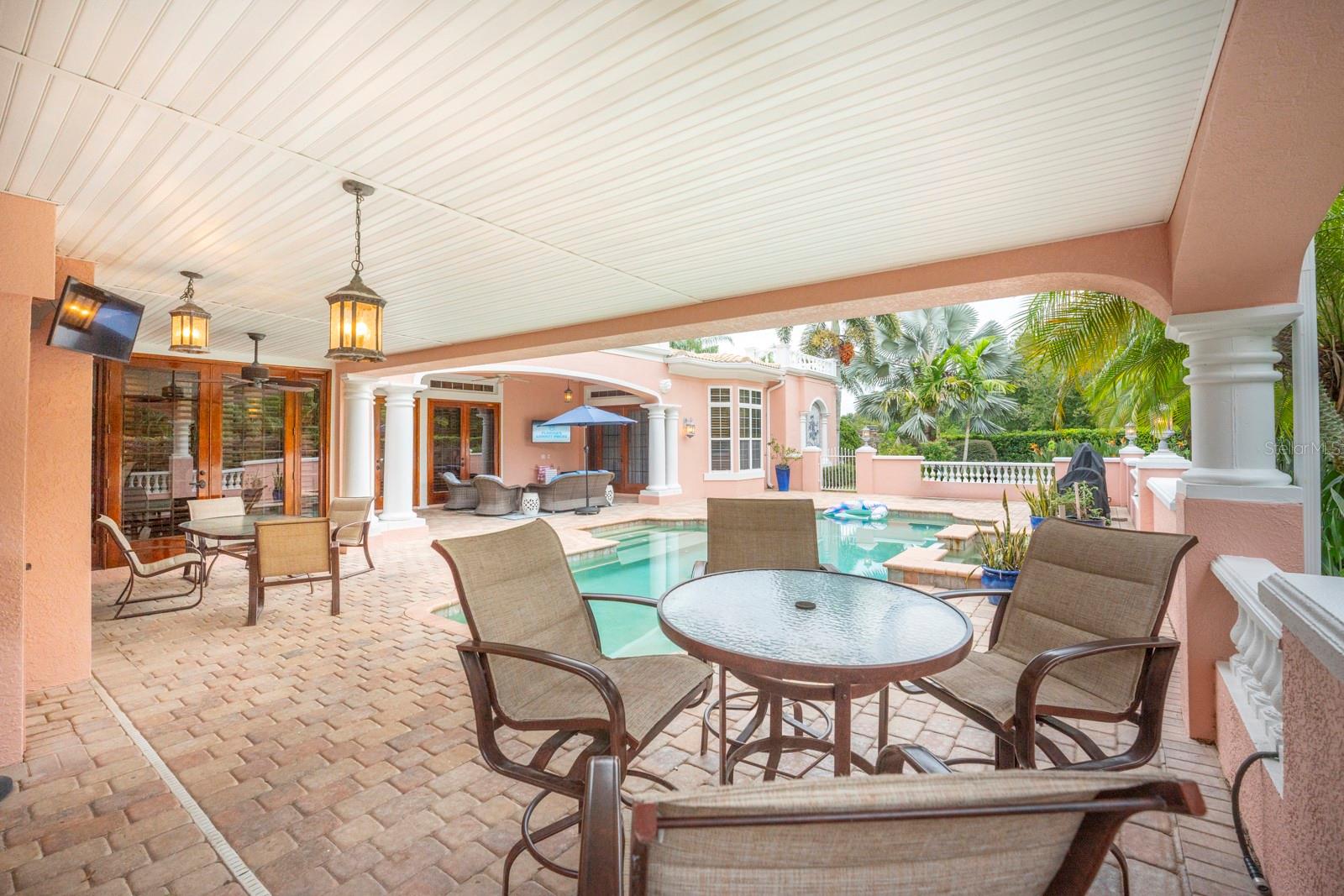 Image 28 of 80 For 543 Isleworth Close