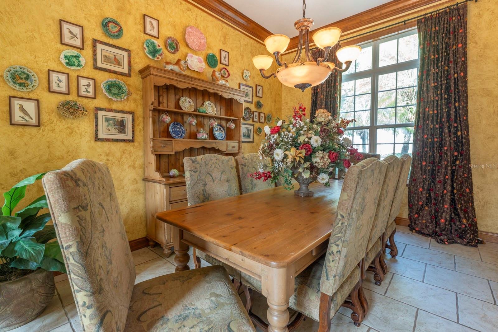 Image 29 of 80 For 543 Isleworth Close