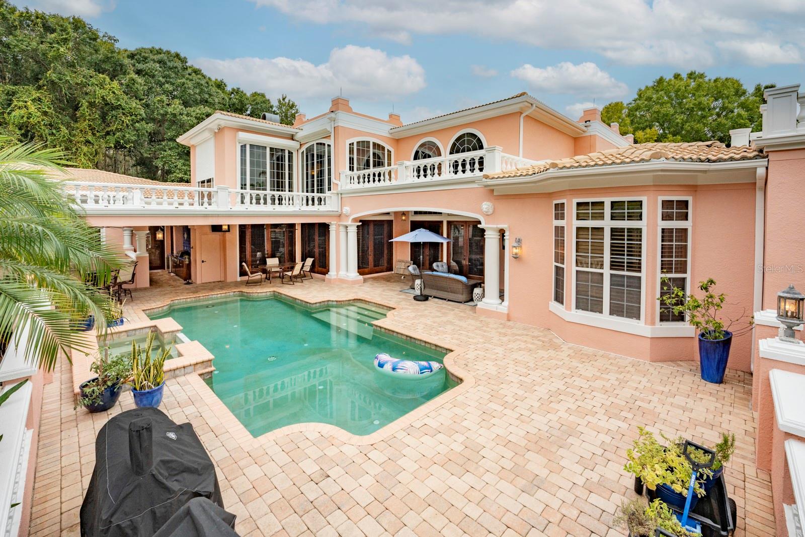 Image 34 of 80 For 543 Isleworth Close