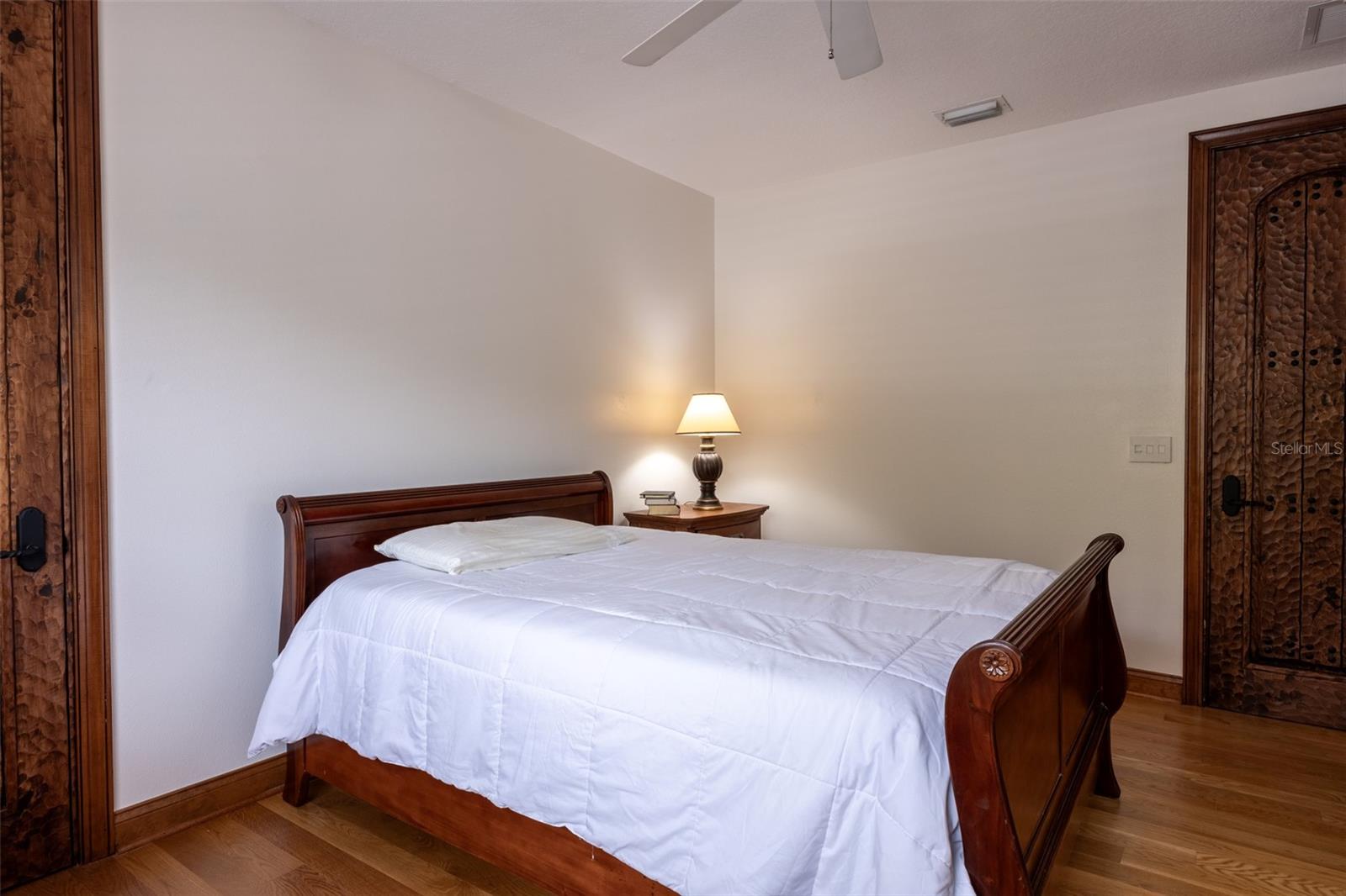 Image 52 of 80 For 543 Isleworth Close