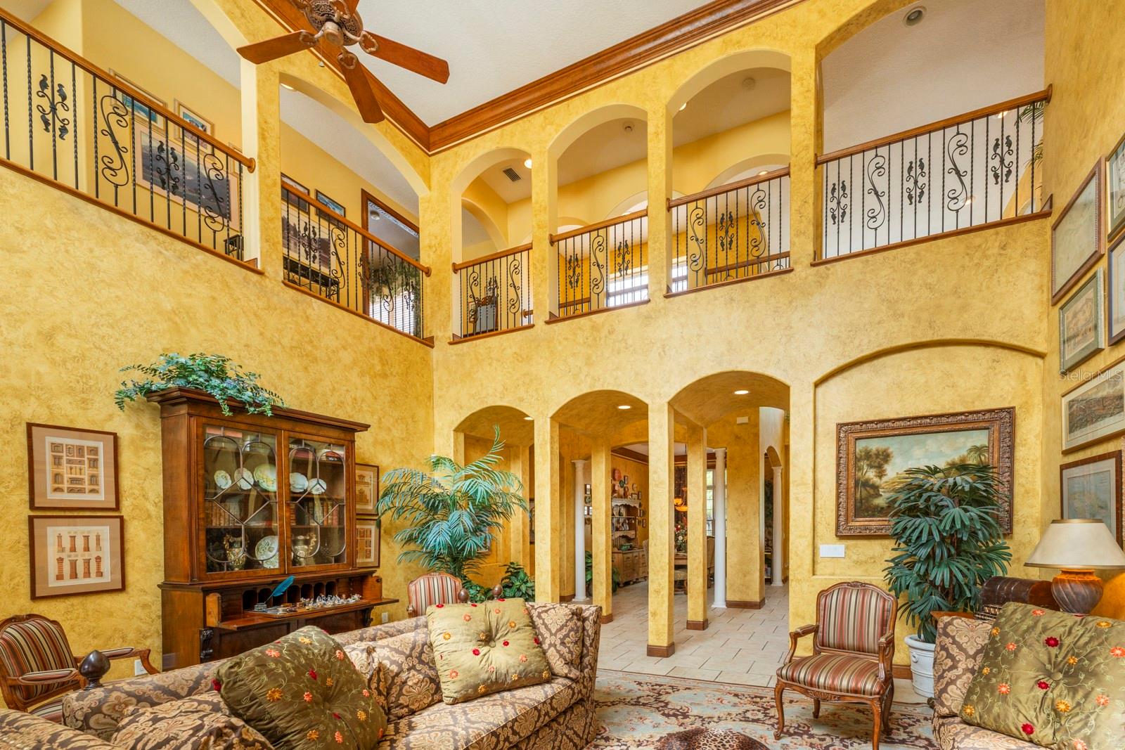 Image 6 of 80 For 543 Isleworth Close