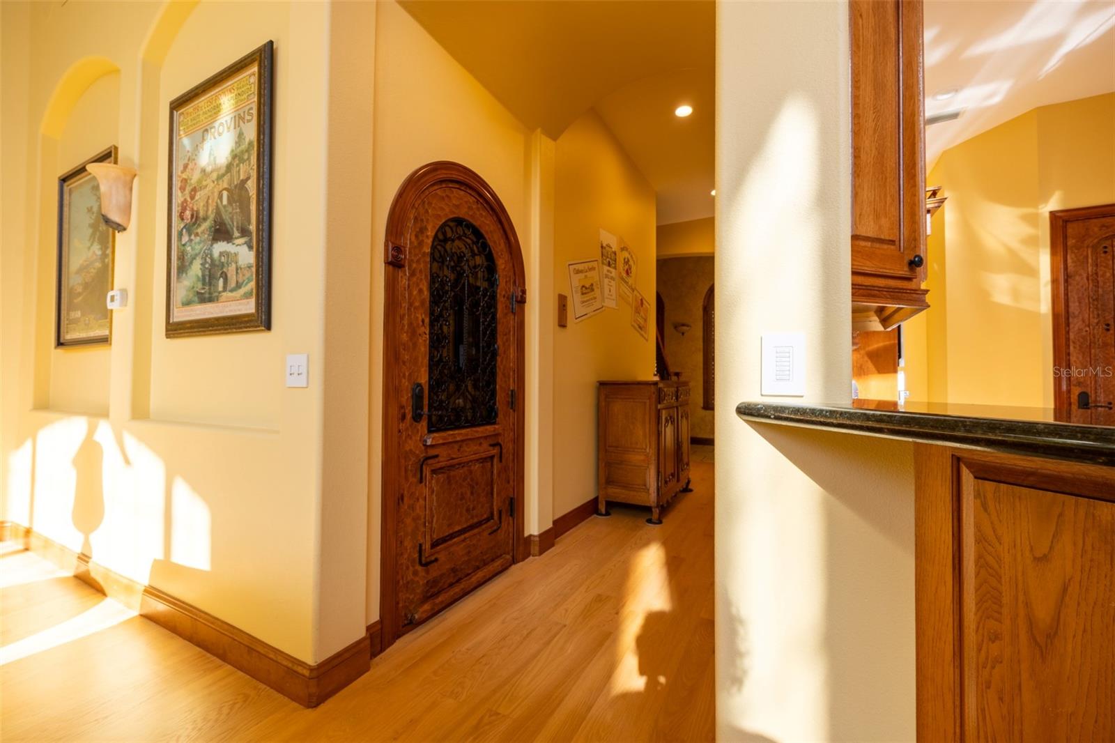 Image 70 of 80 For 543 Isleworth Close