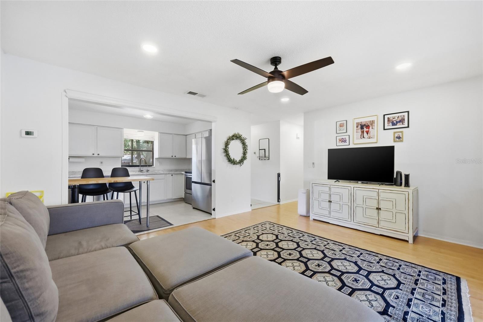 Image 10 of 44 For 112 Alexandria Avenue