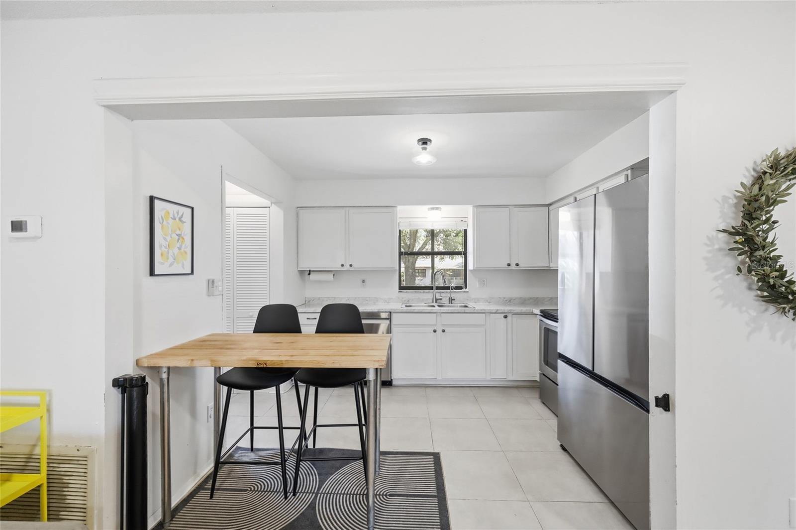 Image 11 of 44 For 112 Alexandria Avenue