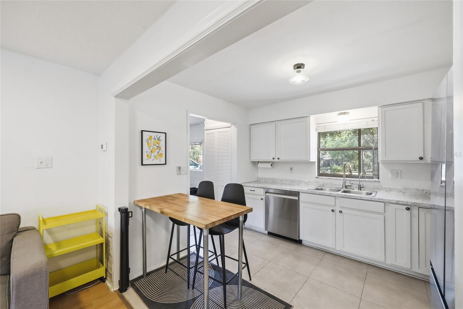 Image 12 of 44 For 112 Alexandria Avenue