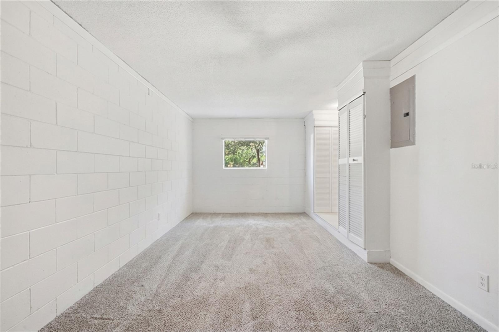 Image 17 of 44 For 112 Alexandria Avenue