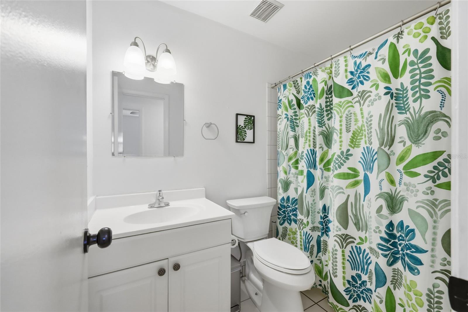 Image 21 of 44 For 112 Alexandria Avenue