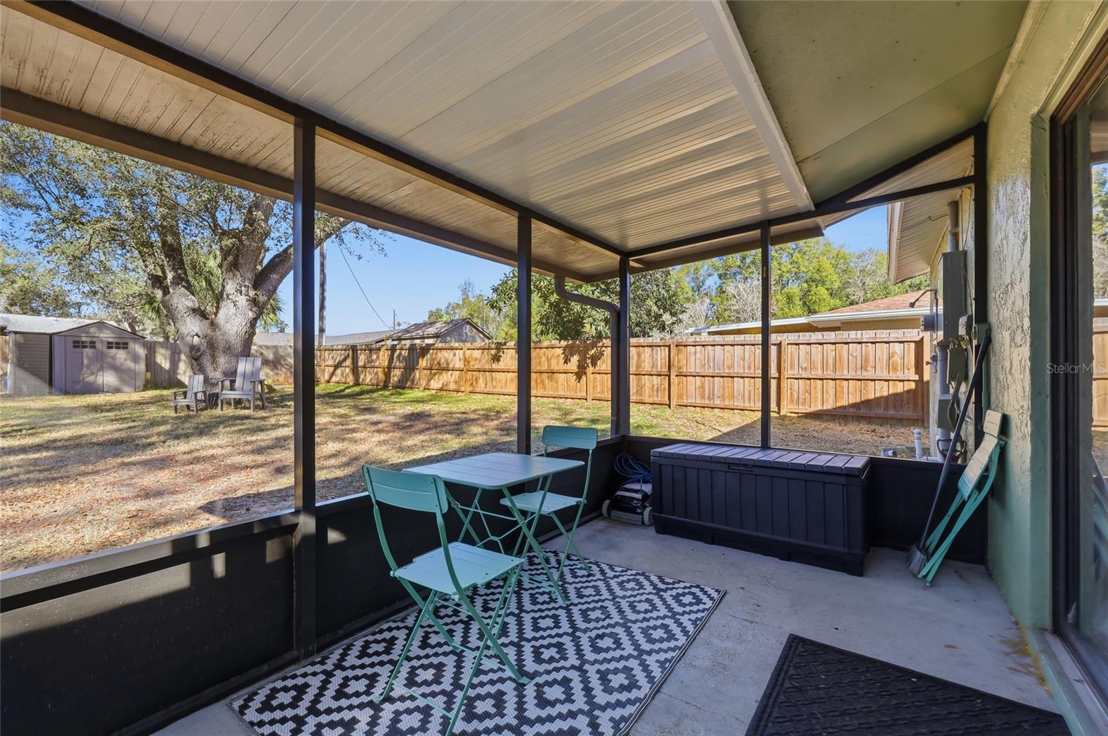 Image 25 of 44 For 112 Alexandria Avenue