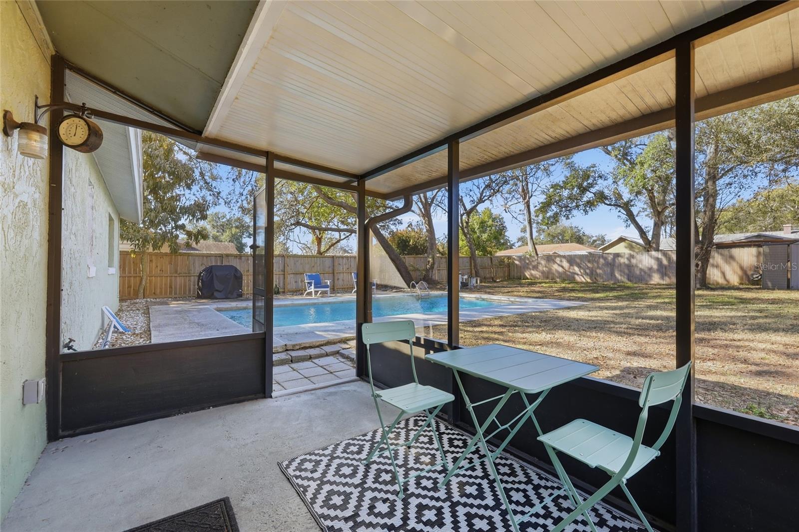 Image 26 of 44 For 112 Alexandria Avenue