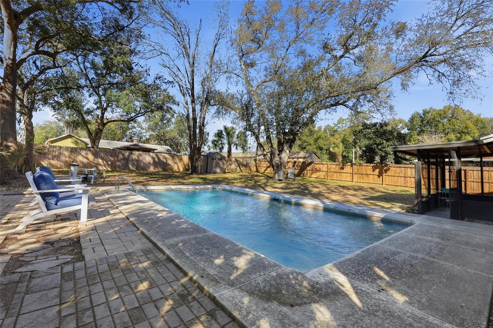 Image 28 of 44 For 112 Alexandria Avenue