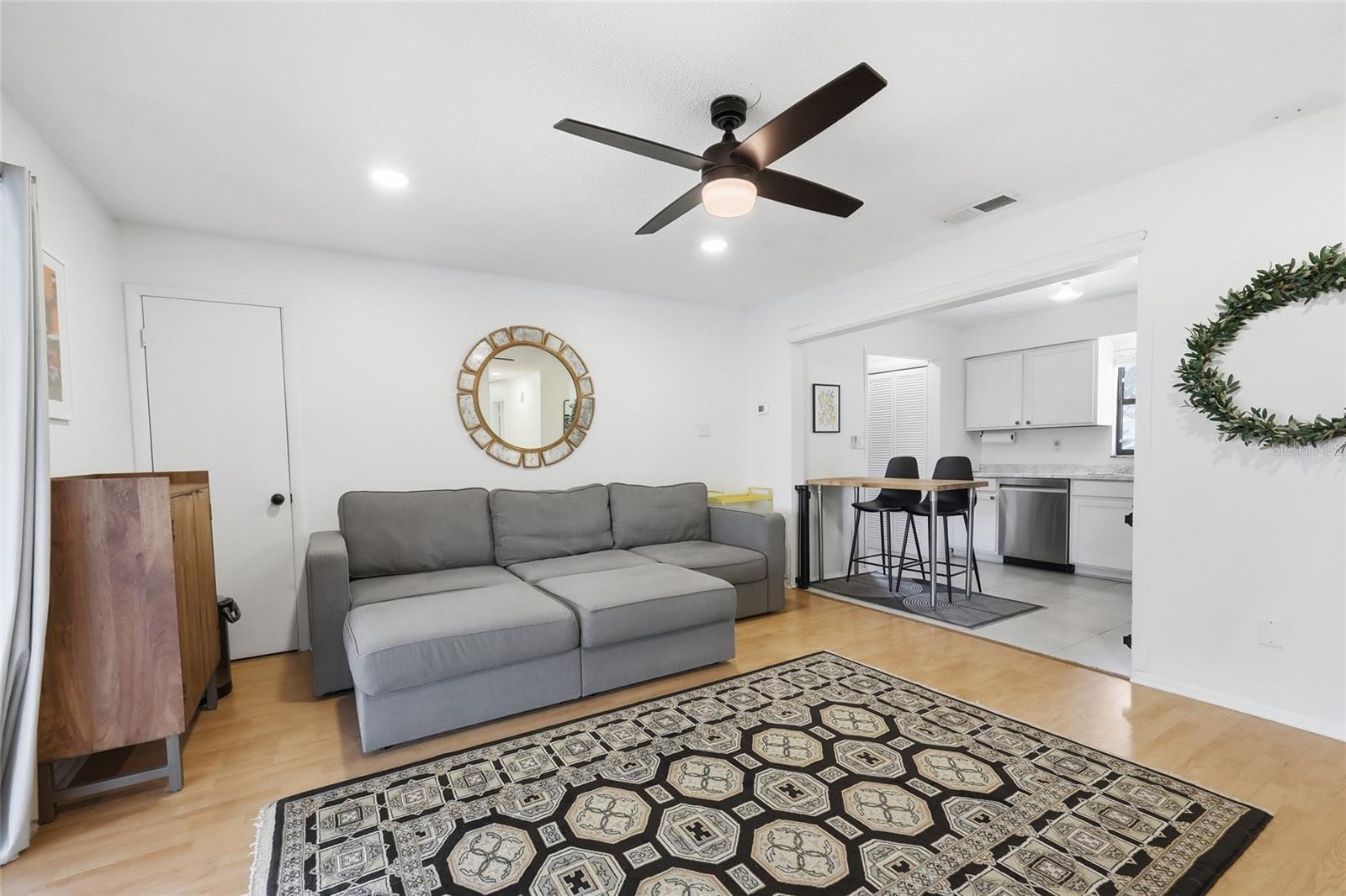 Image 9 of 44 For 112 Alexandria Avenue