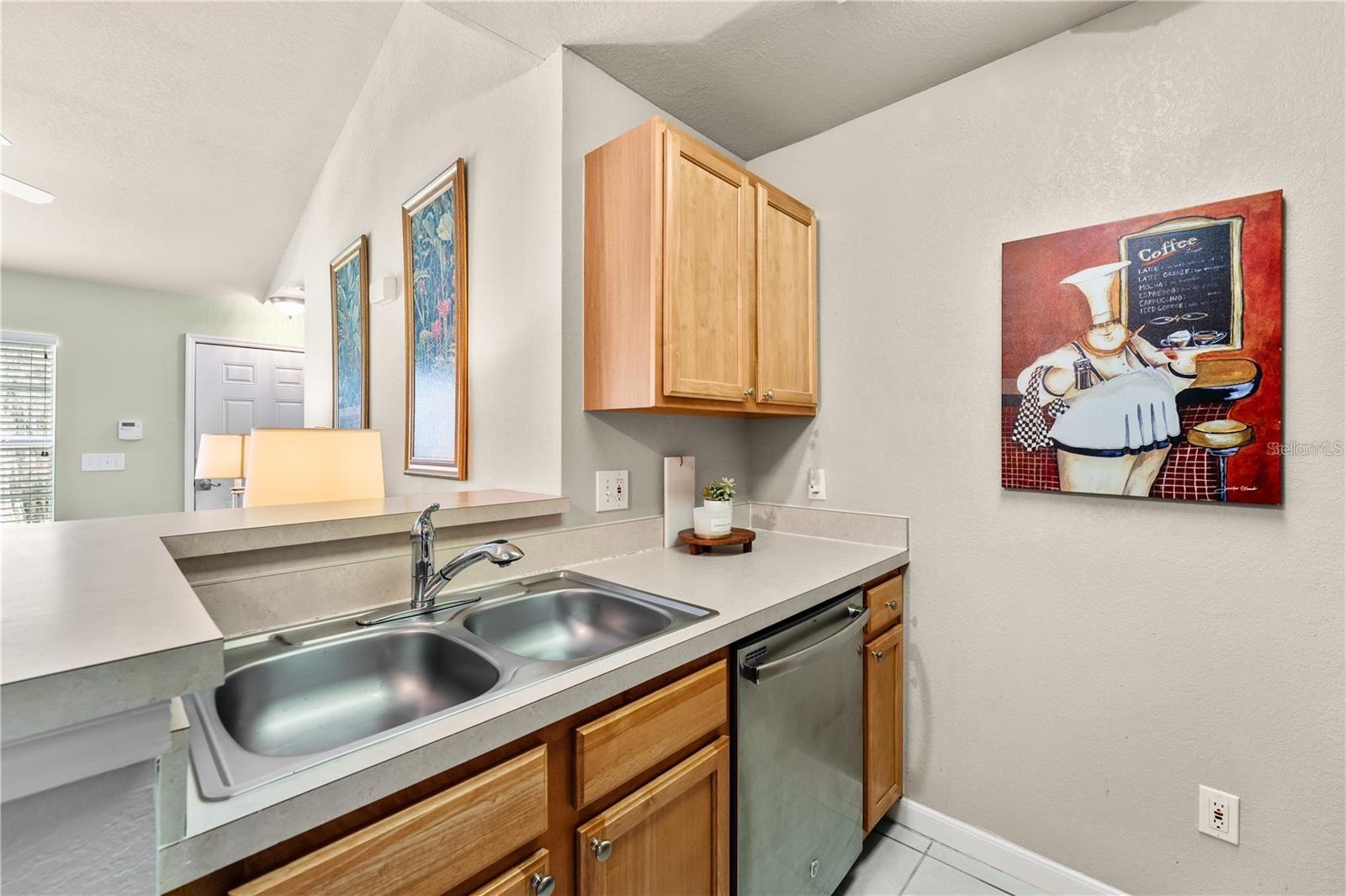 Image 7 of 23 For 9117 Lee Vista Boulevard 608