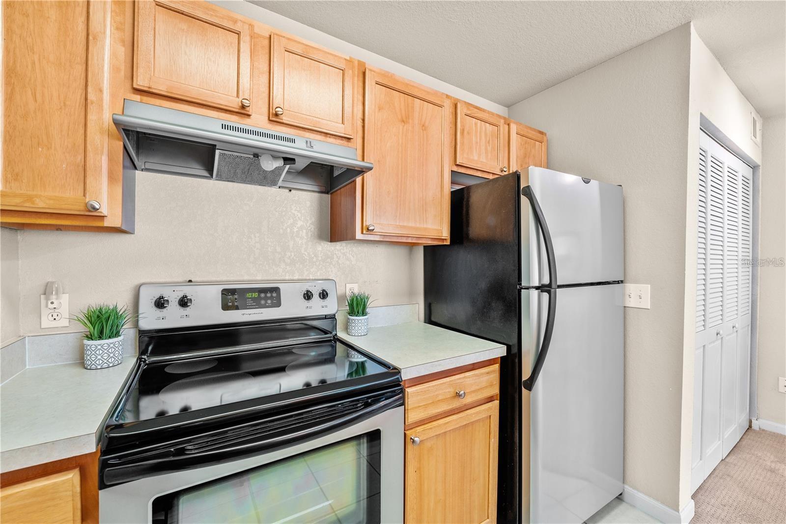 Image 8 of 23 For 9117 Lee Vista Boulevard 608