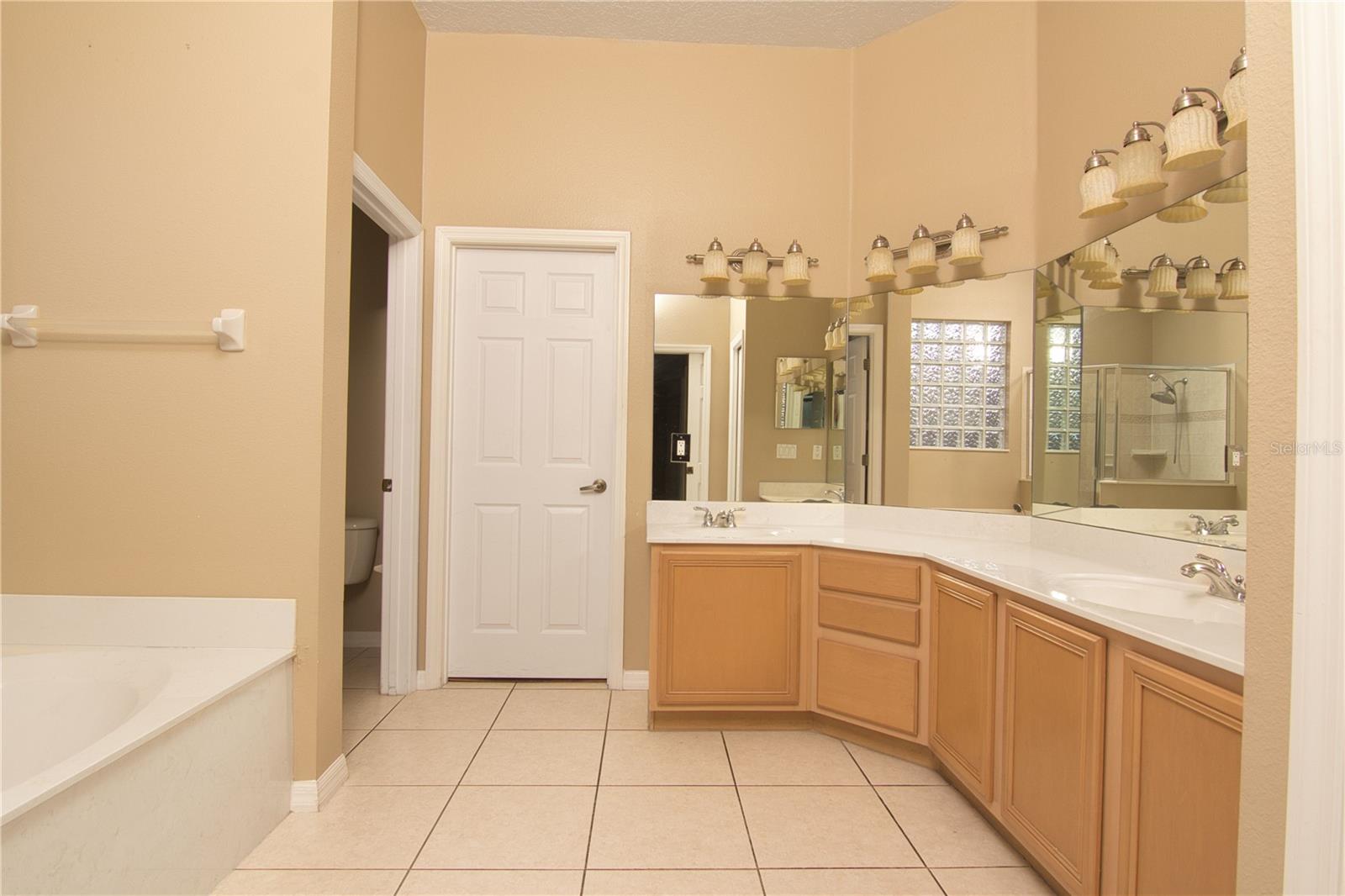 Image 10 of 26 For 454 Highbrooke Boulevard