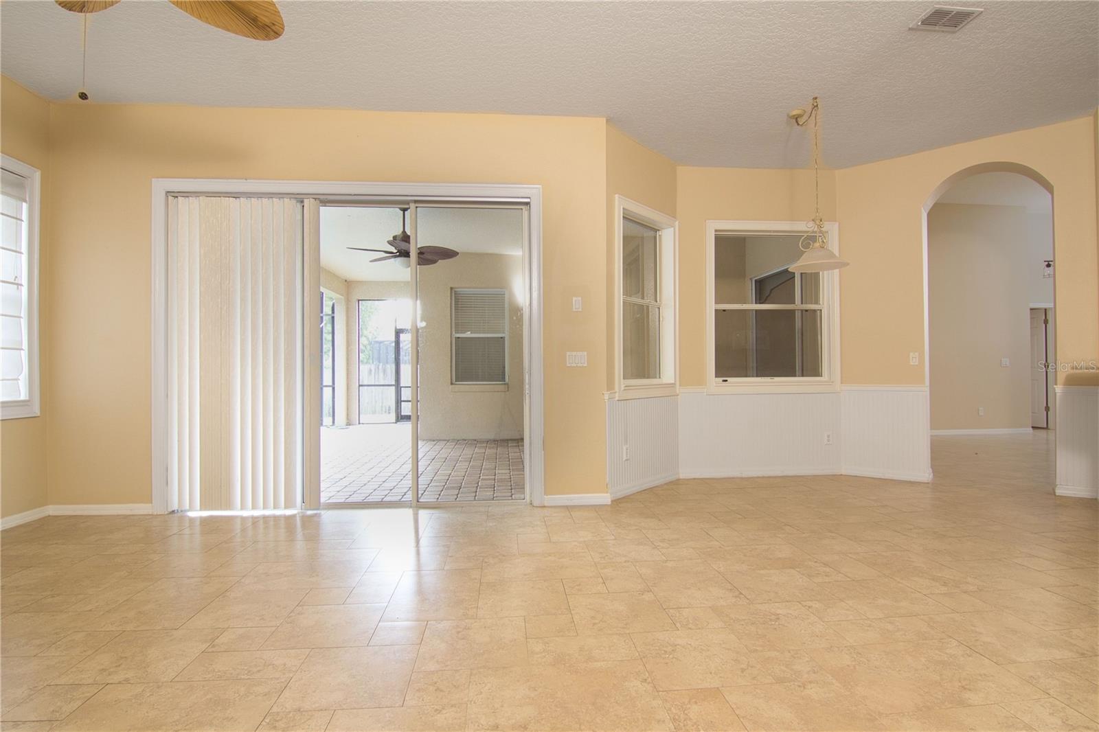 Image 13 of 26 For 454 Highbrooke Boulevard