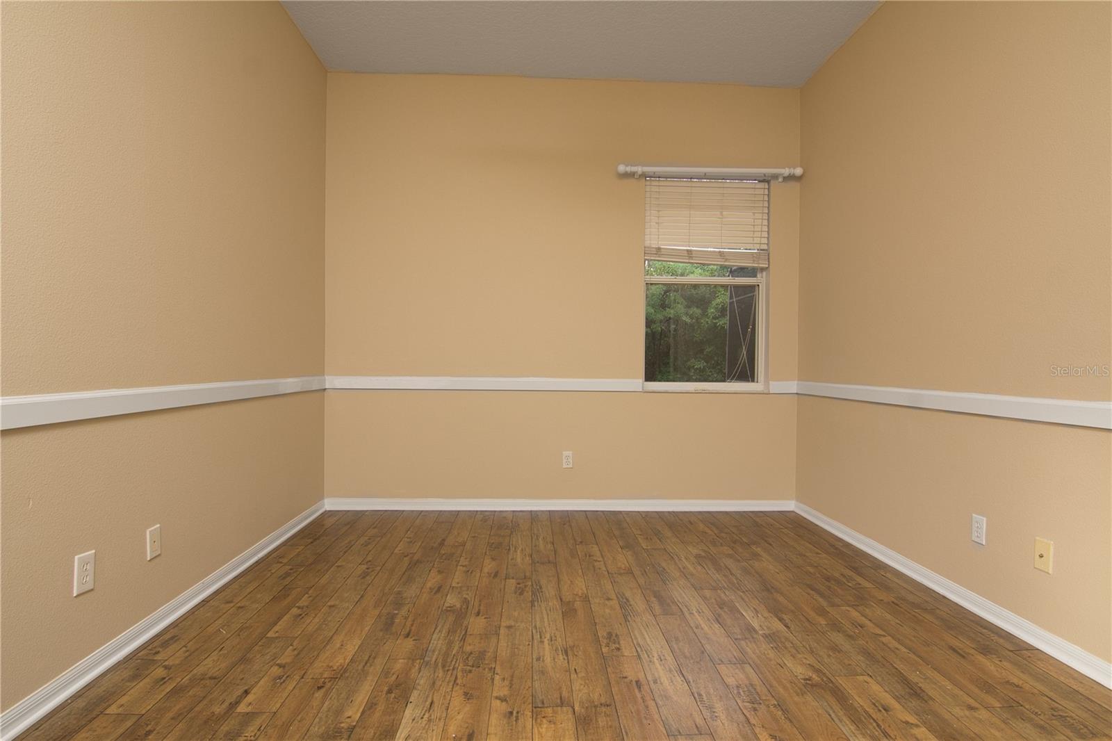 Image 17 of 26 For 454 Highbrooke Boulevard