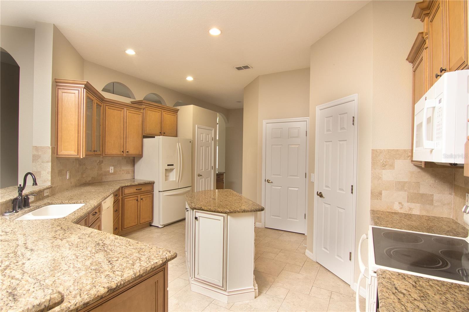 Image 7 of 26 For 454 Highbrooke Boulevard