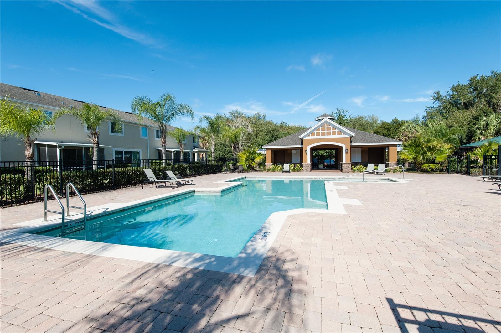 Image 37 of 41 For 2752 River Landing