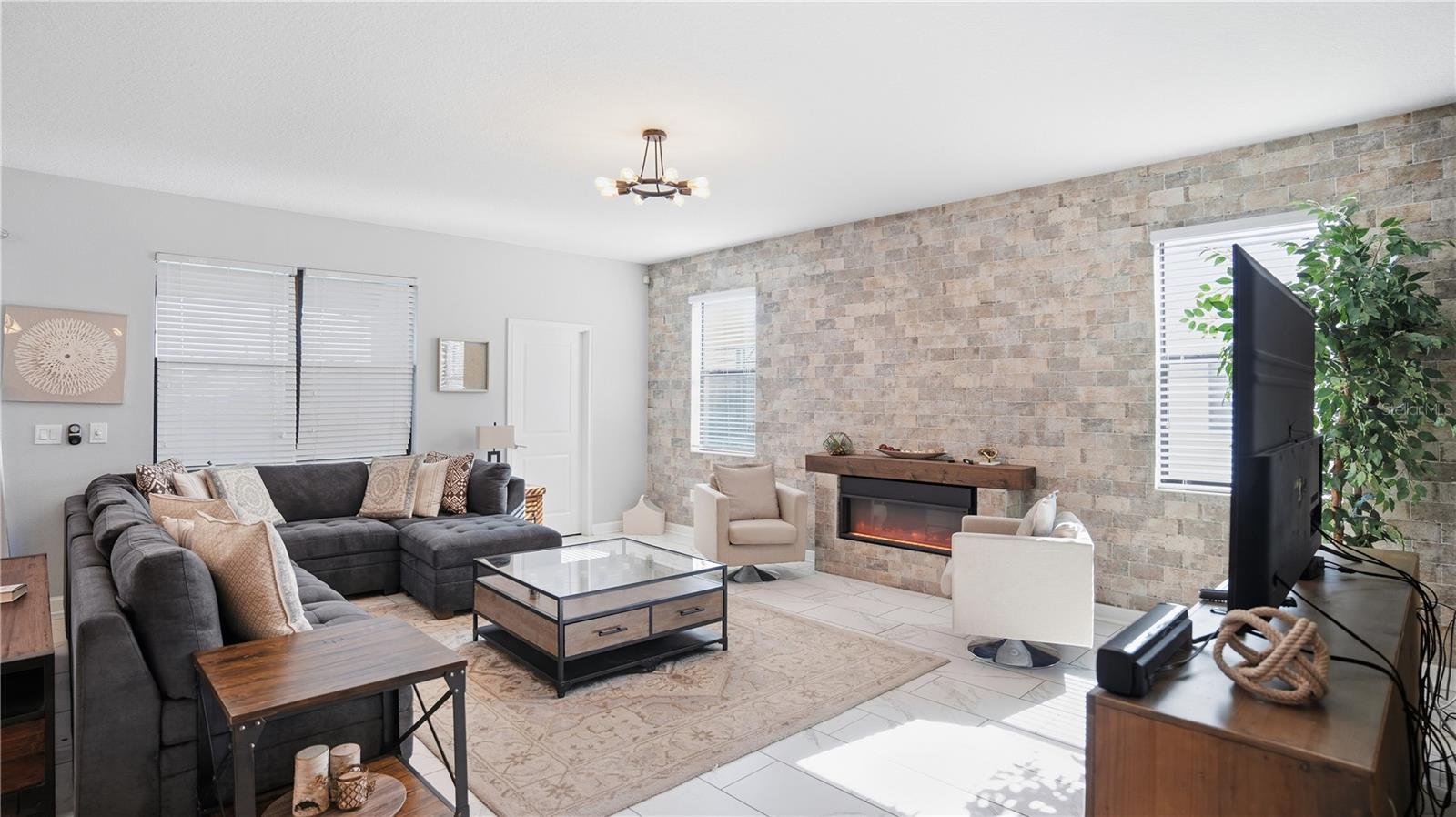 Image 18 of 62 For 2945 Fable Street