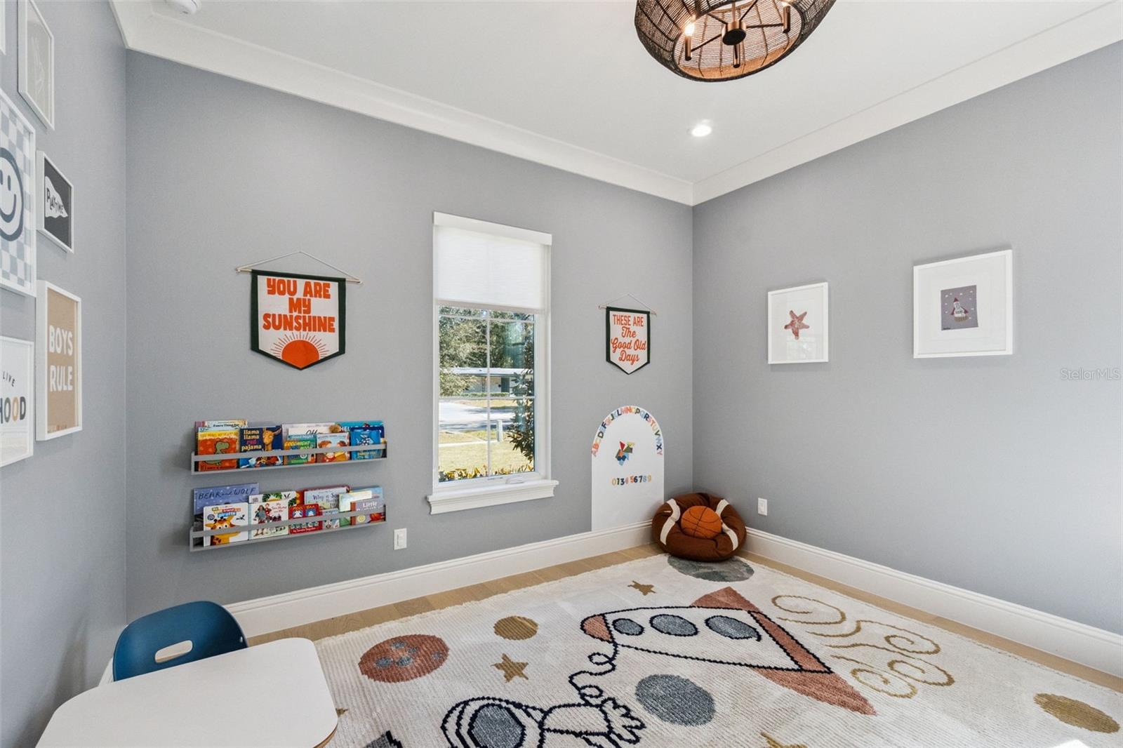 Image 23 of 39 For 501 Darcey Drive