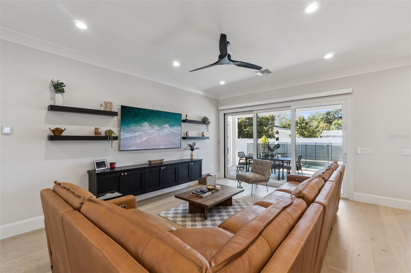 Image 5 of 39 For 501 Darcey Drive