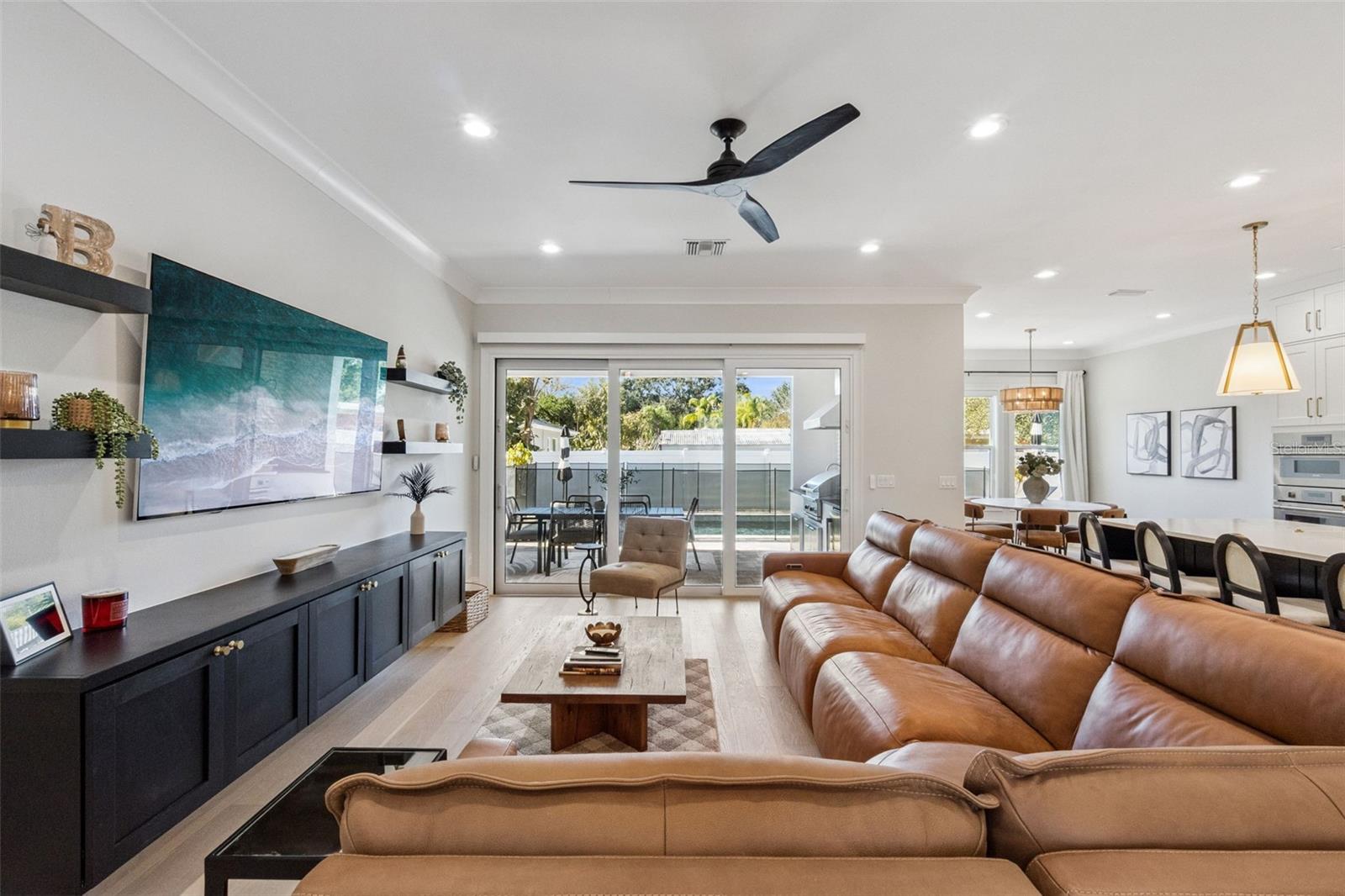 Image 6 of 39 For 501 Darcey Drive