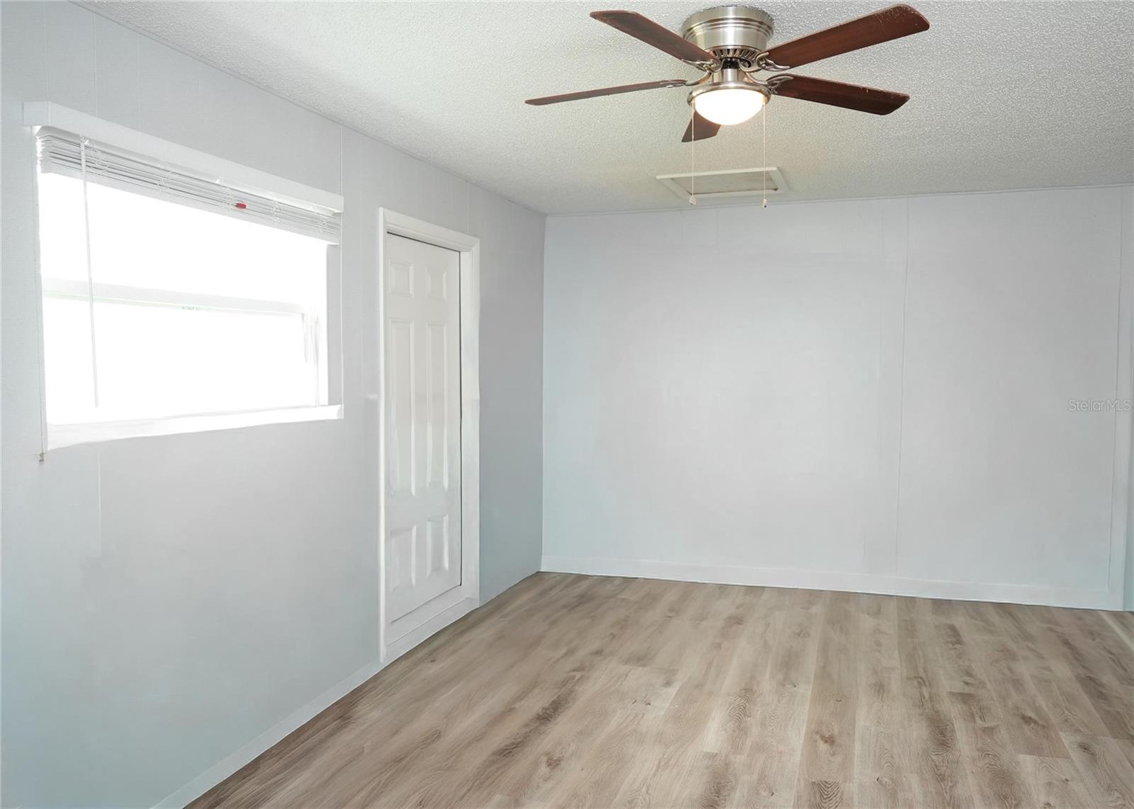 Image 18 of 29 For 821 Barber Street