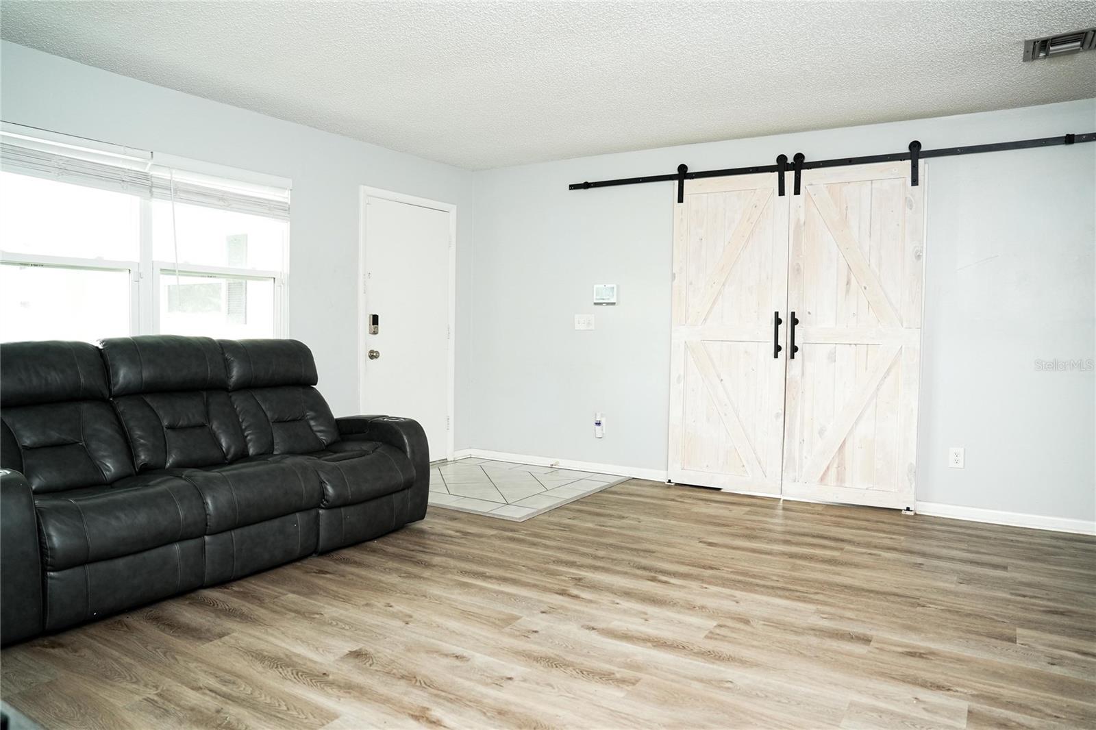 Image 4 of 29 For 821 Barber Street