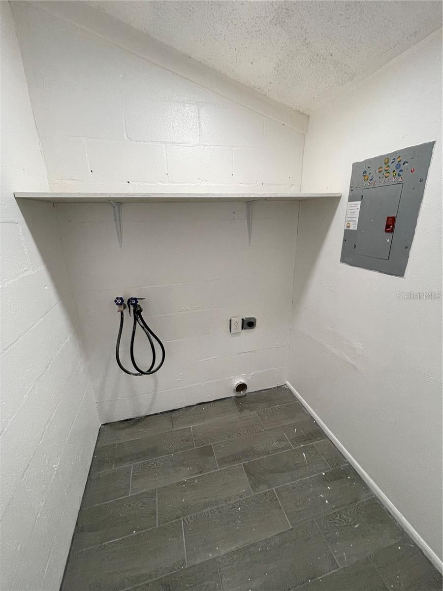 Image 19 of 21 For 2901 Squire Oak Court