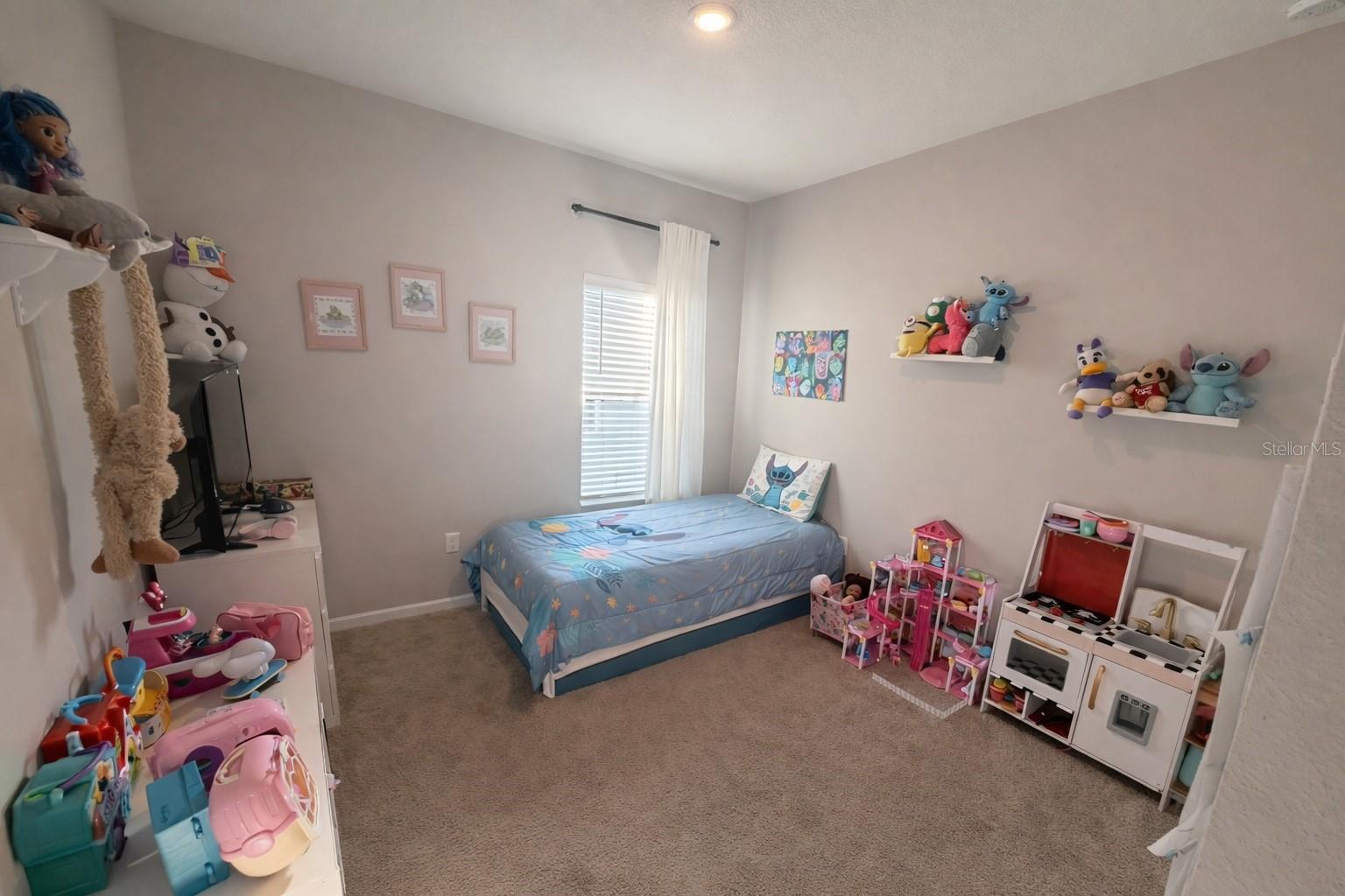 Image 13 of 15 For 372 Meadow Pointe Drive