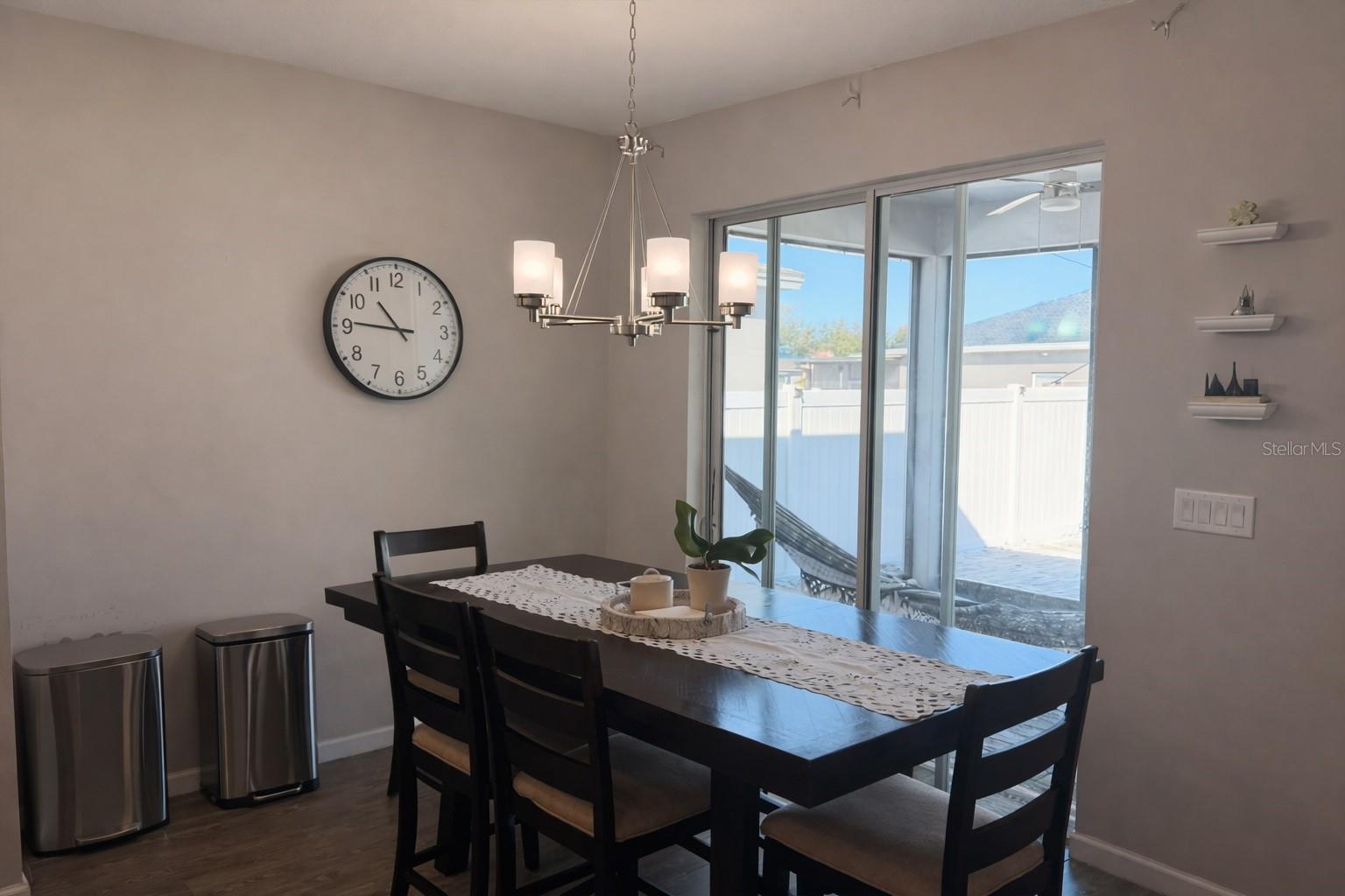 Image 7 of 15 For 372 Meadow Pointe Drive