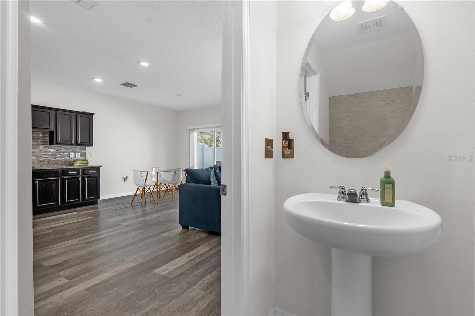 Image 10 of 29 For 892 Grandin Street