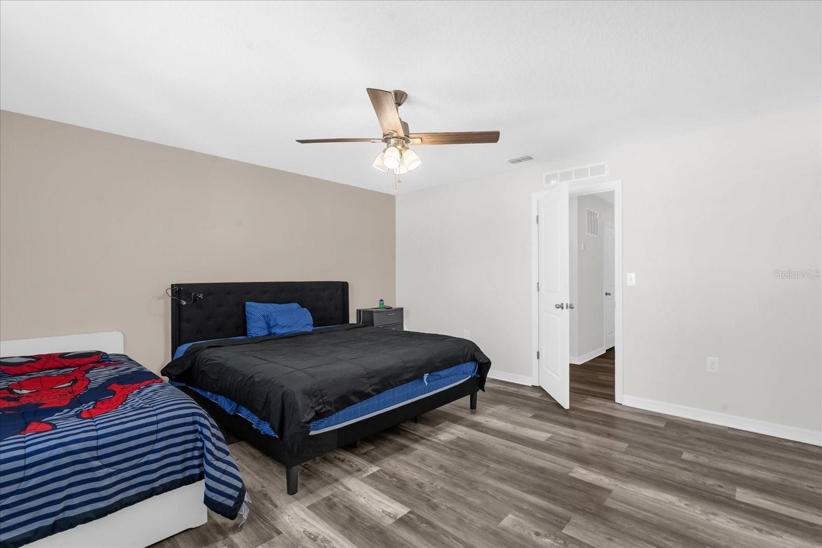 Image 15 of 29 For 892 Grandin Street