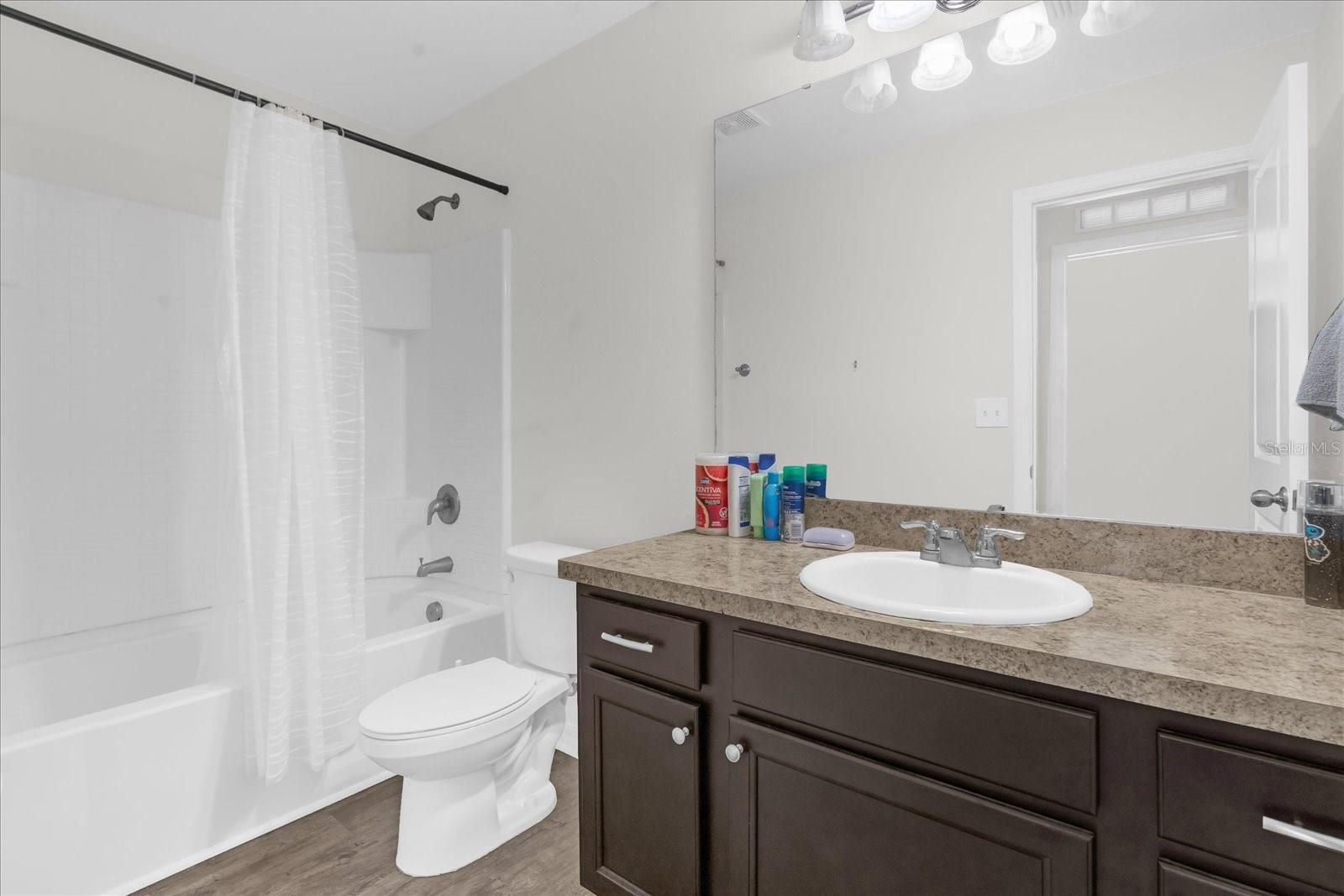 Image 18 of 29 For 892 Grandin Street