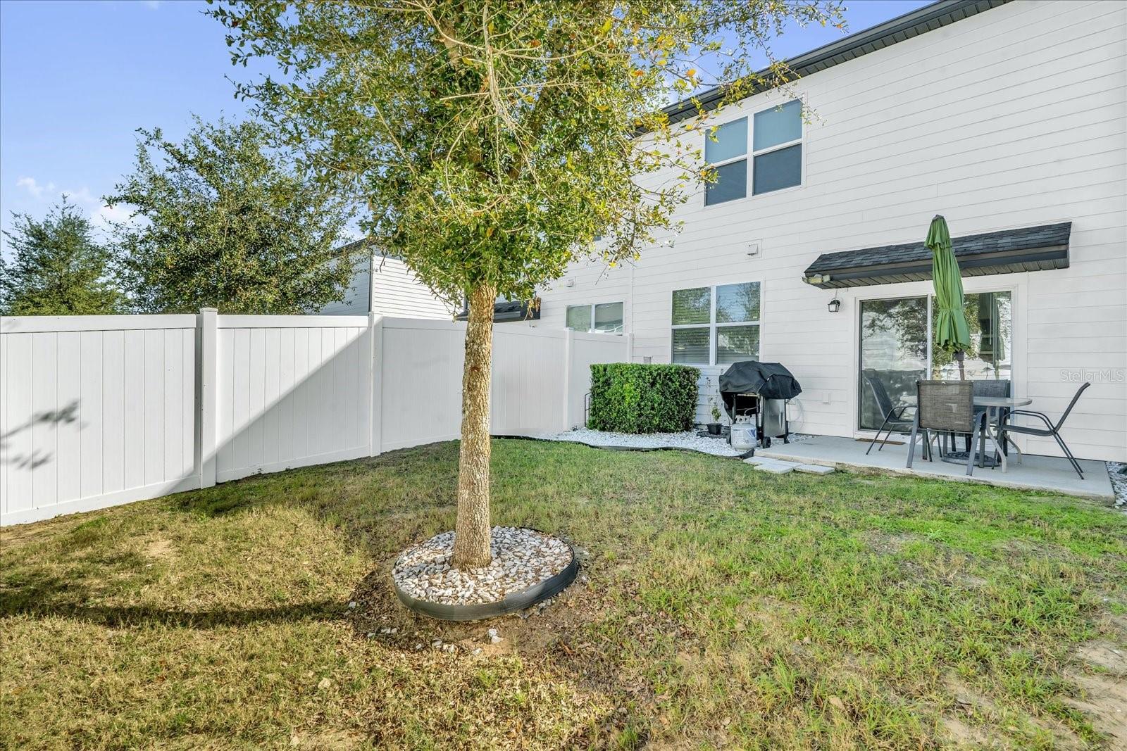 Image 23 of 29 For 892 Grandin Street