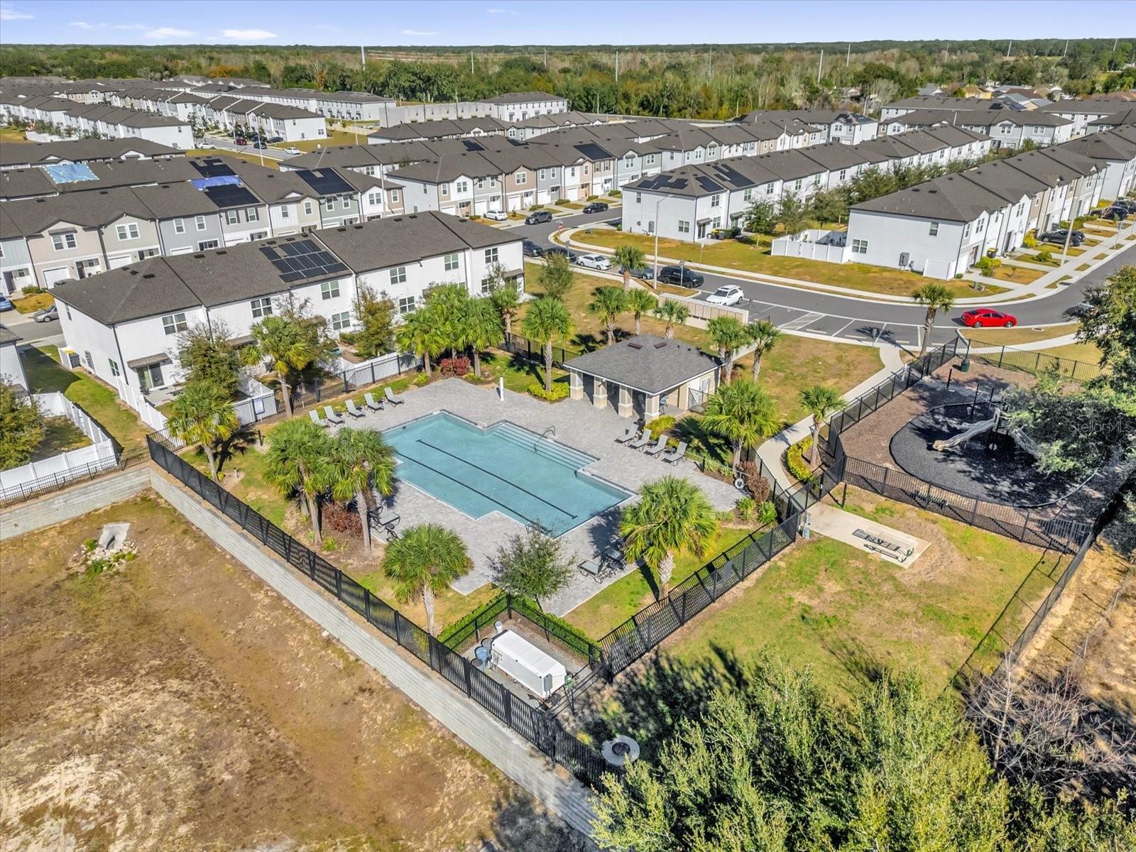 Image 24 of 29 For 892 Grandin Street