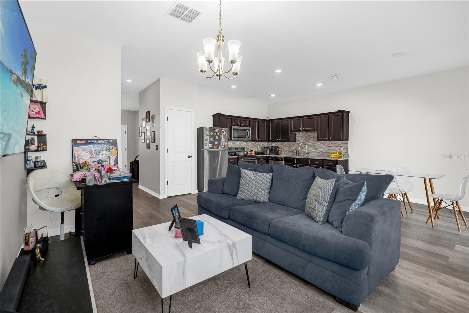 Image 4 of 29 For 892 Grandin Street