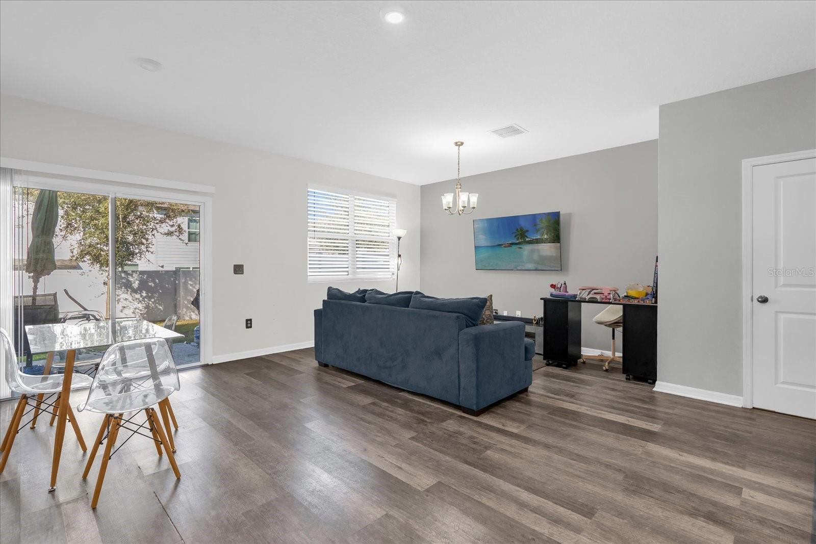 Image 6 of 29 For 892 Grandin Street