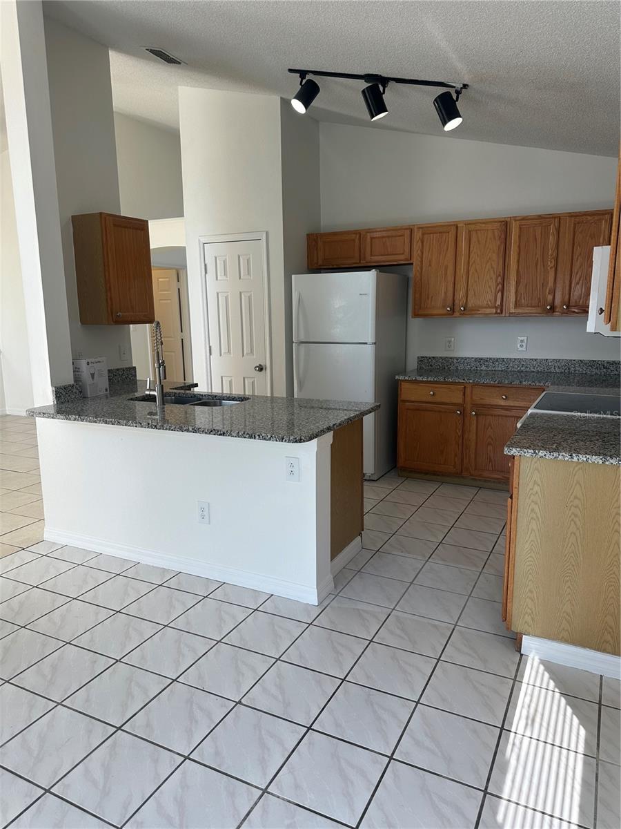 Image 7 of 18 For 11928 Hatcher Circle