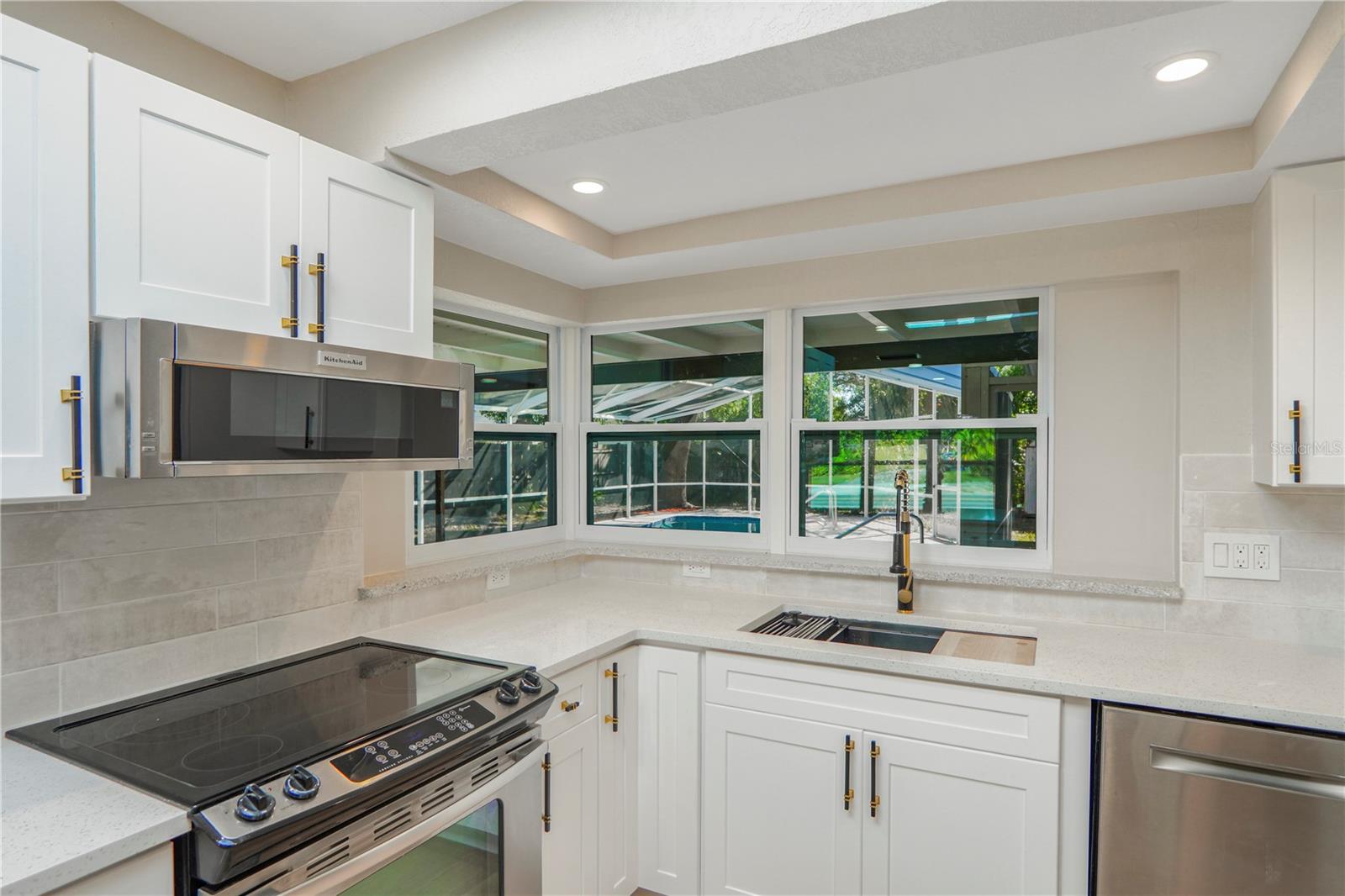 Image 10 of 48 For 2570 Derbyshire Boulevard