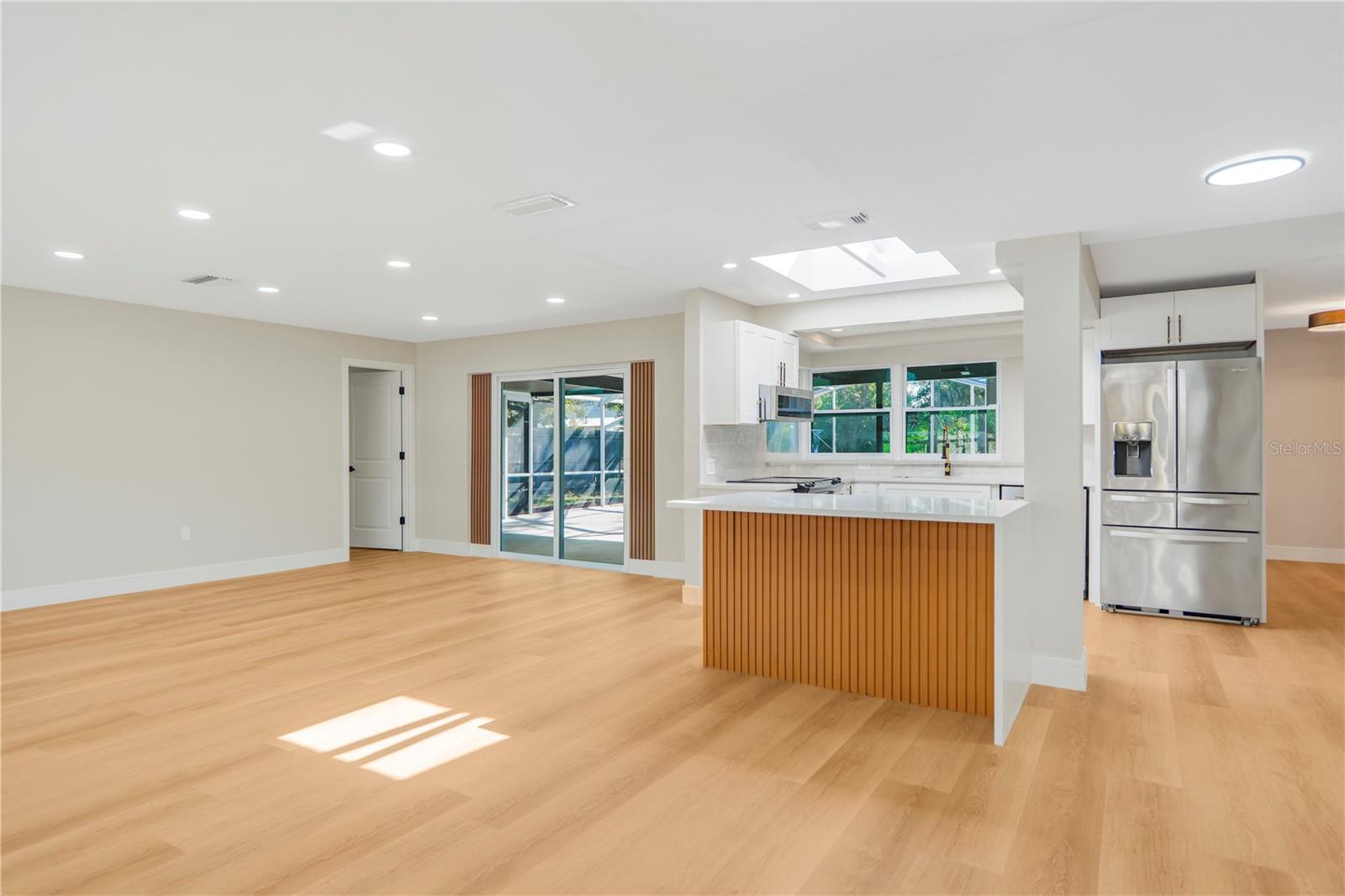 Image 2 of 48 For 2570 Derbyshire Boulevard