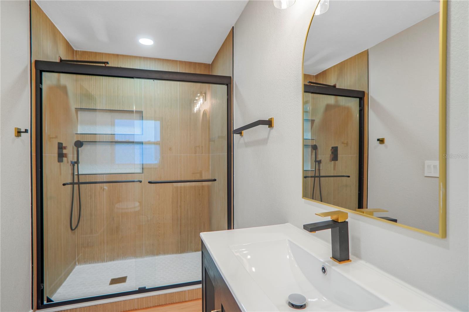 Image 20 of 48 For 2570 Derbyshire Boulevard