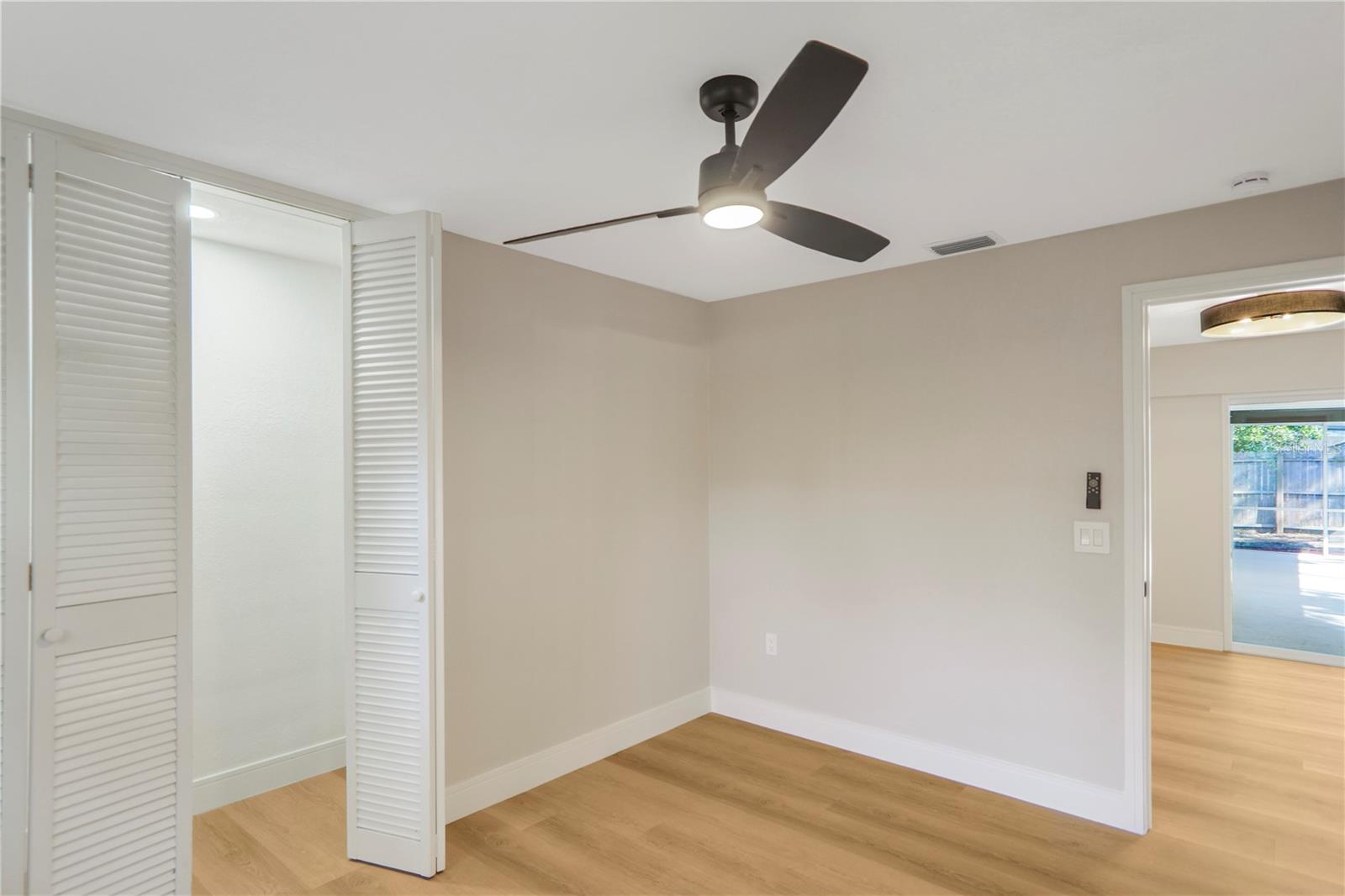 Image 25 of 48 For 2570 Derbyshire Boulevard