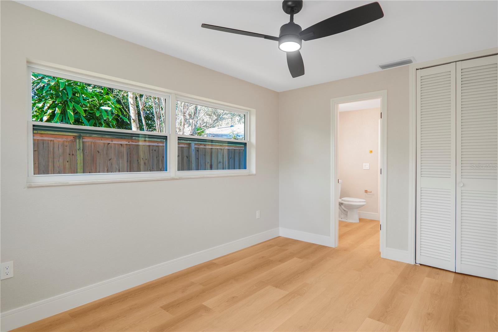 Image 31 of 48 For 2570 Derbyshire Boulevard